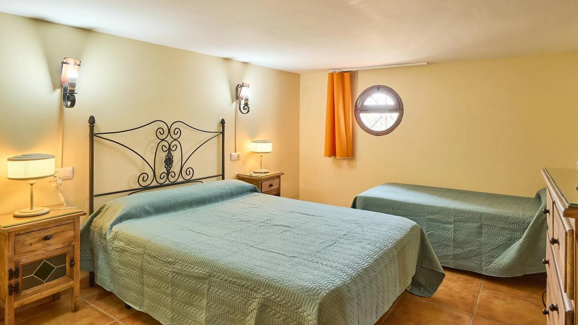 La Cabana Piscina Y Jardin La Carlota Country house