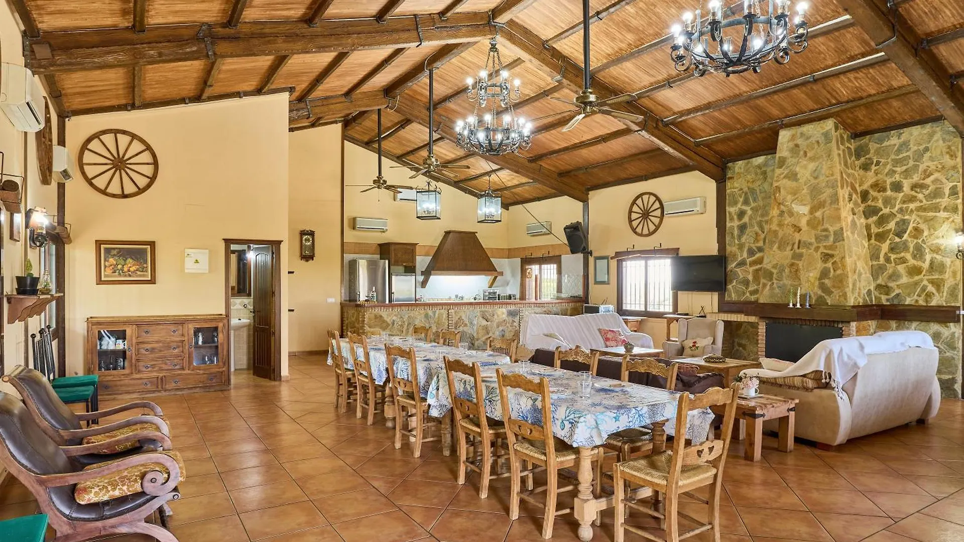 La Cabana Piscina Y Jardin La Carlota Country house